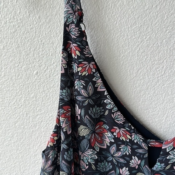 CAbi top tank adjustable straps size medium Floral - Picture 3 of 10